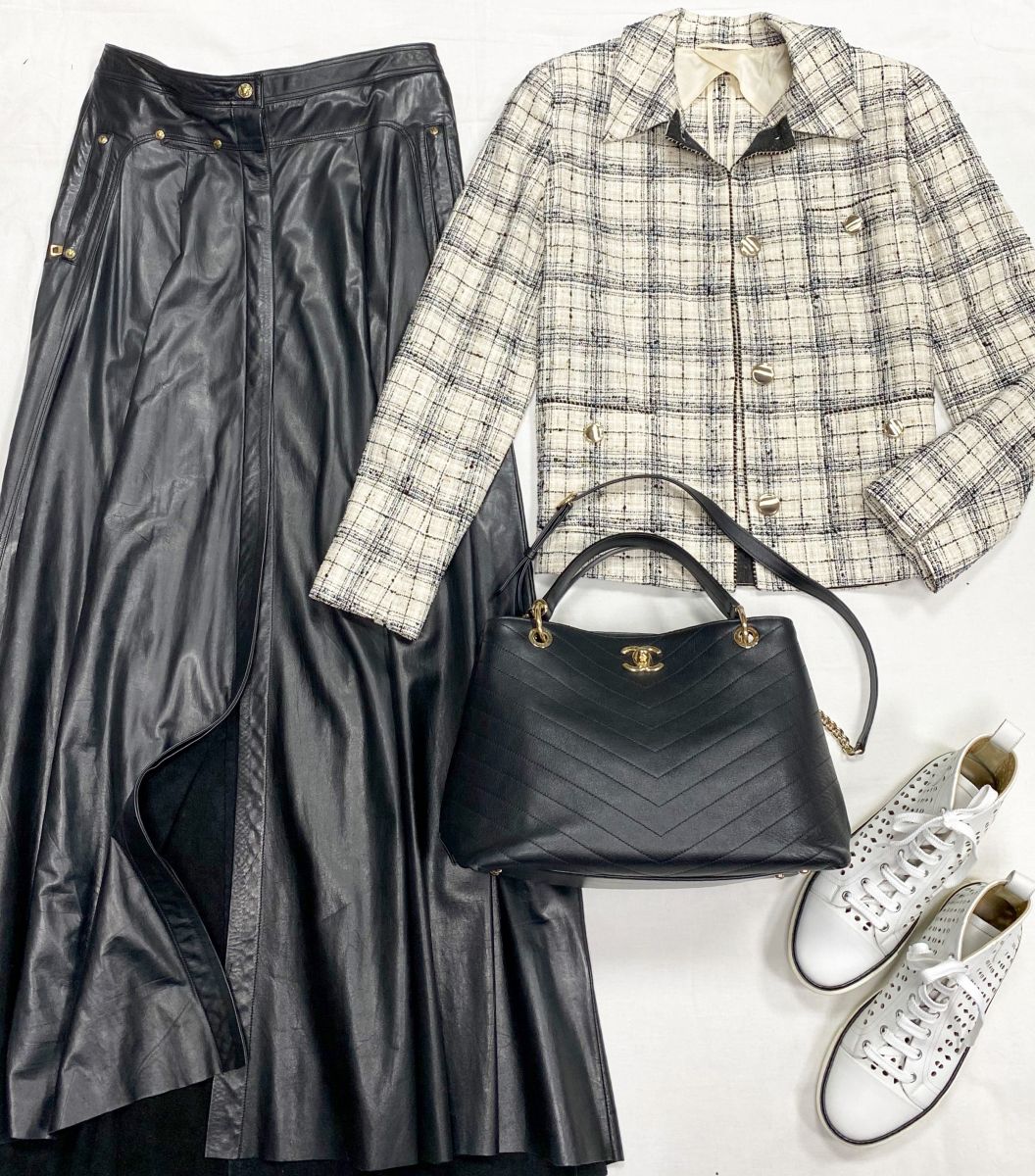 Юбка / кожа / Balmain размер 38 цена 46 965 руб 
Жакет / твид / Max Mara размер 40 цена 15 655 руб
Кеды Hermès размер 38 цена 46 965 руб 
Сумка Chanel