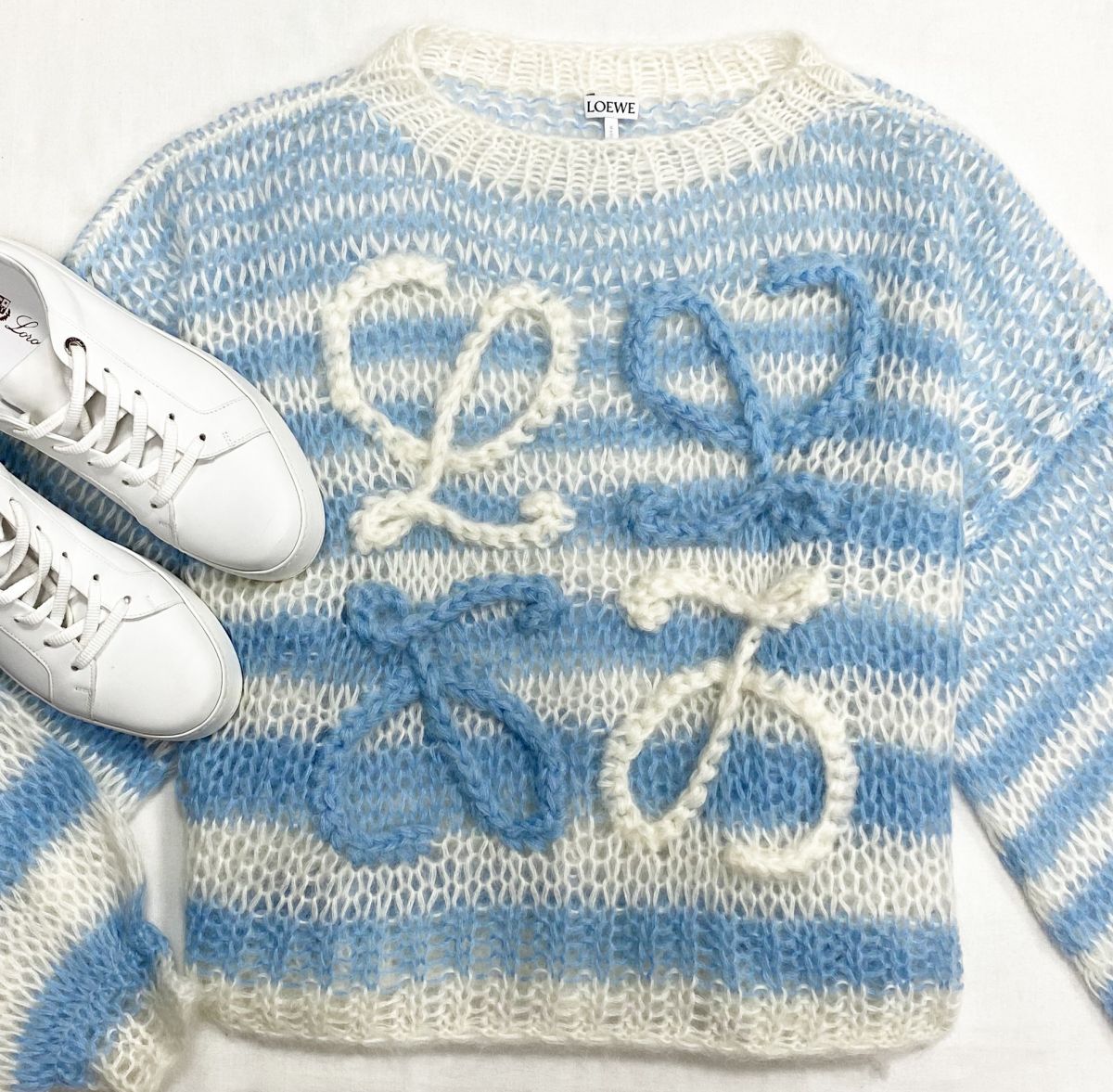 Кофта Loewe размер S цена 31 310 руб
Кеды Loro Piana размер 37 цена 31 310 руб