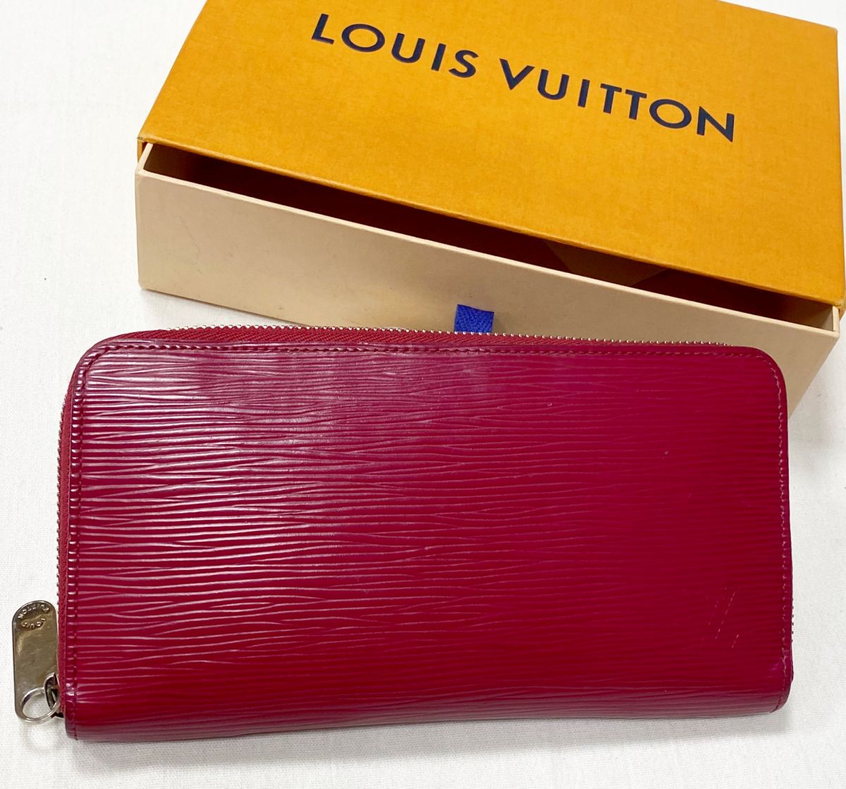 Кошелек Louis Vuitton цена 15 655 руб