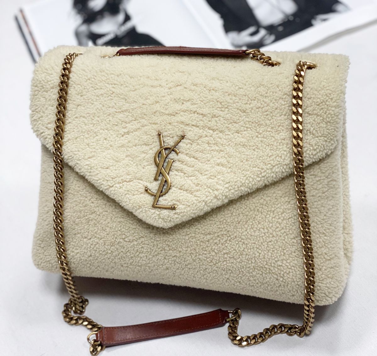Сумка /мех/ YSL размер 32/22 цена 246 160 руб 