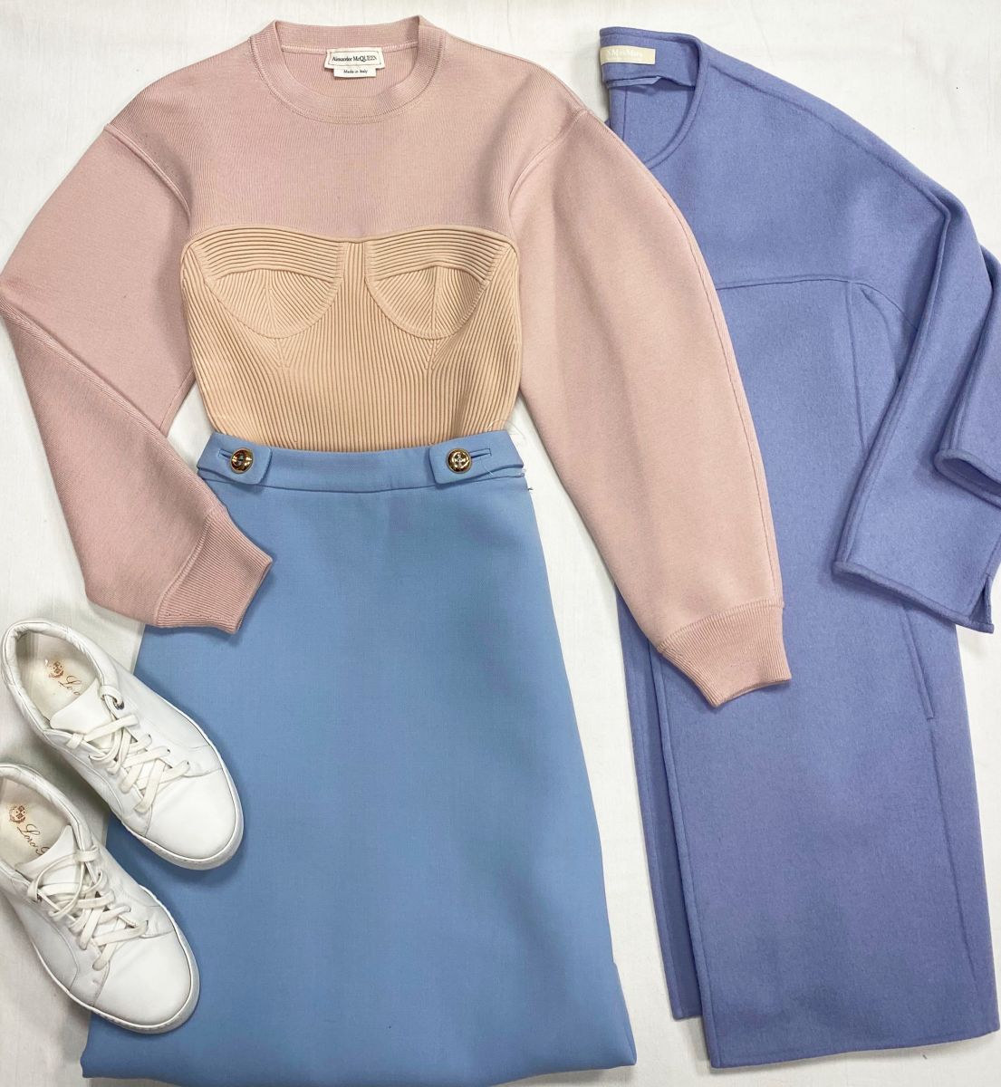 Свитер Alexander McQueen размер XS цена 18 786 руб Юбка Prada размер 42 цена 10 959 руб Пальто S’Max Mara размер 42 цена 18 786 руб Кеды Loro Piana размер 37 цена 18 786 руб