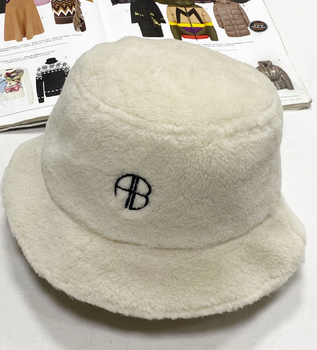 Панама /мех/ Anine Bing размер XS цена 4 697 руб
