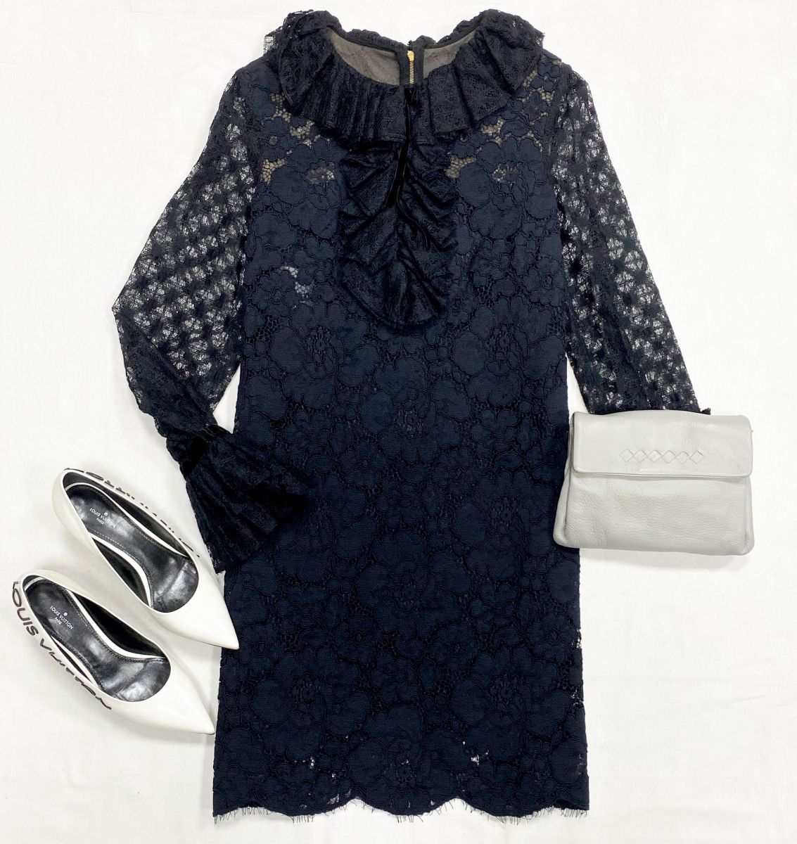 Платье/ажур/ Philosophy размер 42 цена 12 308 руб
Туфли Louis Vuitton размер 38 цена 23 078 руб
Клатч Bottega Veneta 