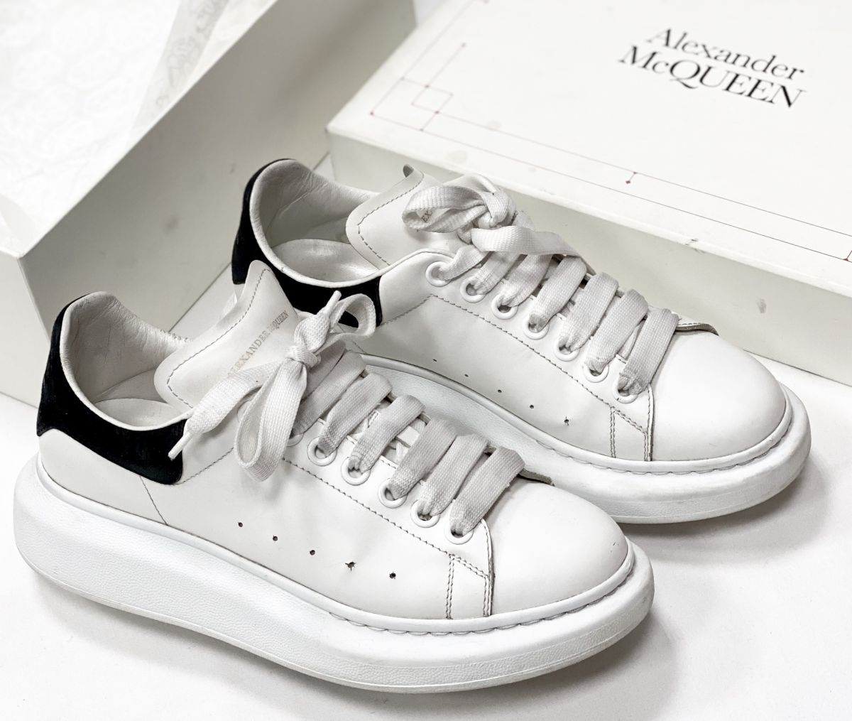 Кроссовки Alexander McQueen размер 40 цена 15 655 руб