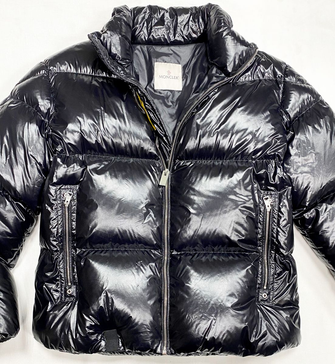 #mechtamen Пуховик Moncler размер 5 цена 46 965 руб
Кеды Gucci размер 43.5 цена 26 614 руб
