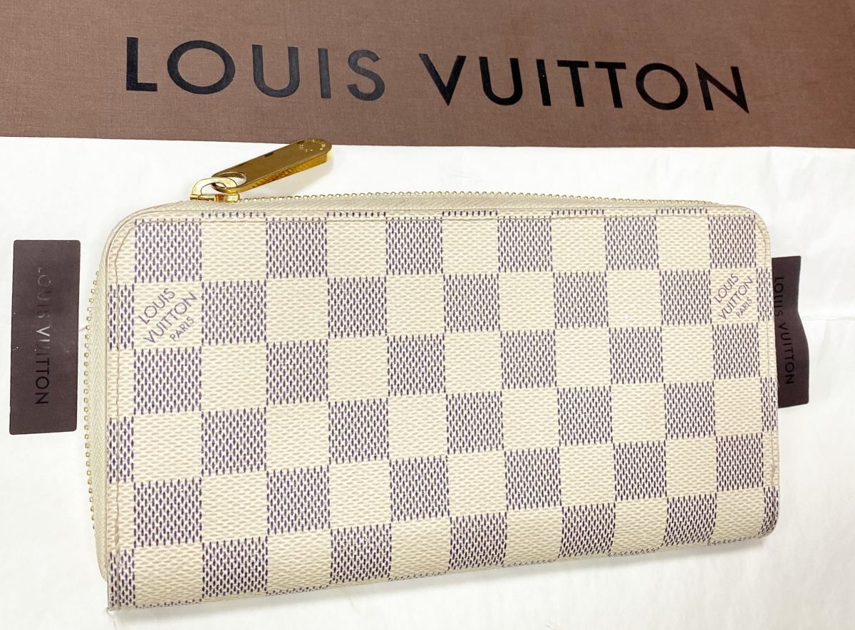 Кошелек Louis Vuitton цена 23 483 руб