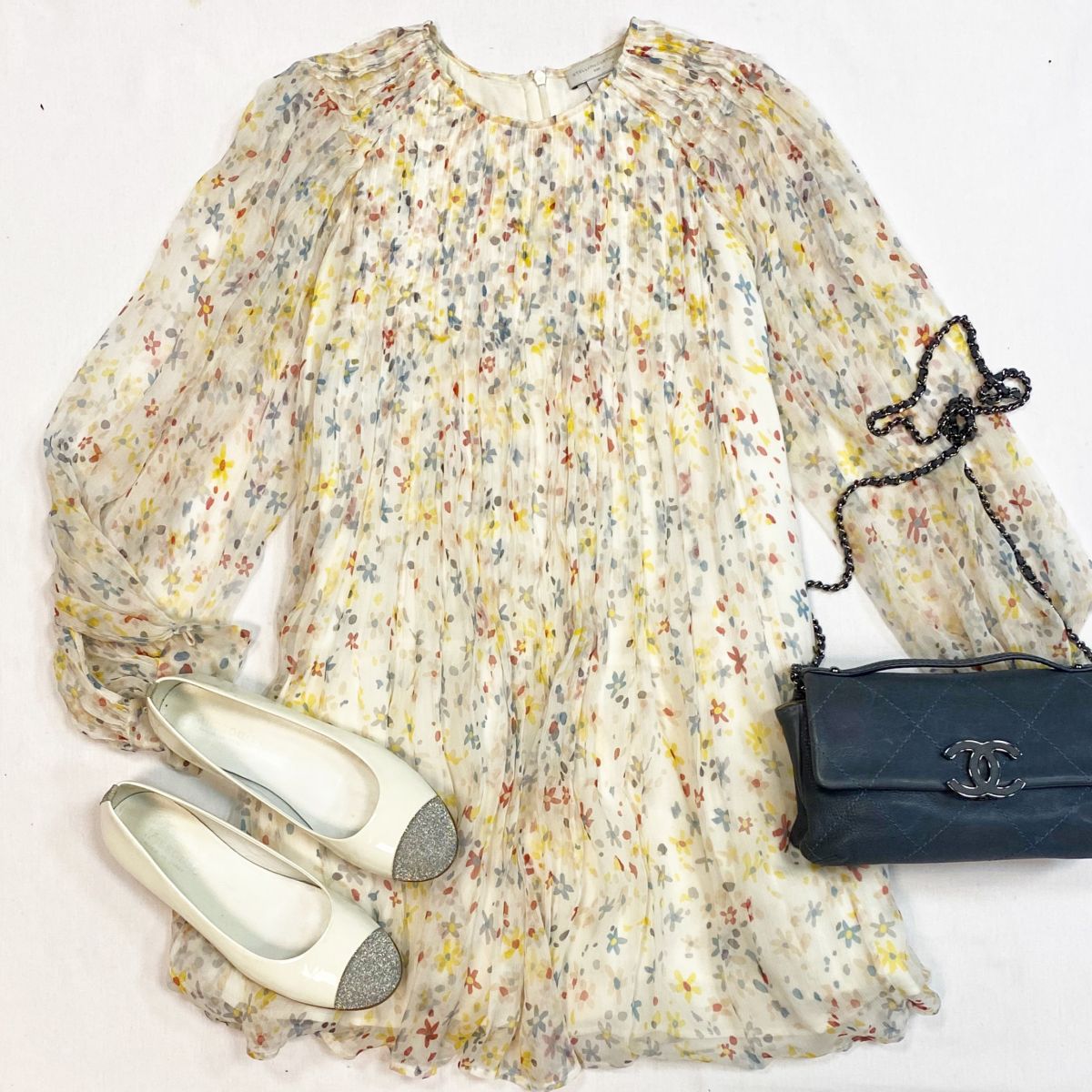 Платье Stella McCartney размер 42 цена 6 154 руб
Балетки раз38 цена 3 077 руб
Сумка Chanel 