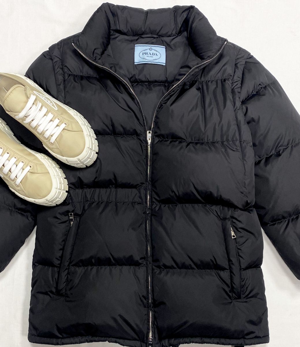 Пуховик/ трансформер/ Prada размер 38 цена 109 585 руб
Кеды Prada размер 40 цена 39 138 руб