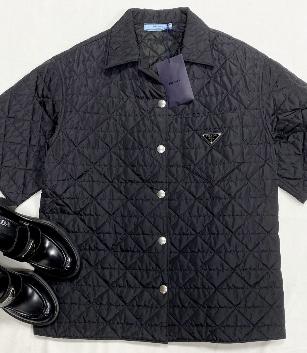 Куртка Prada размер 38 цена 125 240 руб
Ботинки Prada размер 36.5 цена 54 793 руб