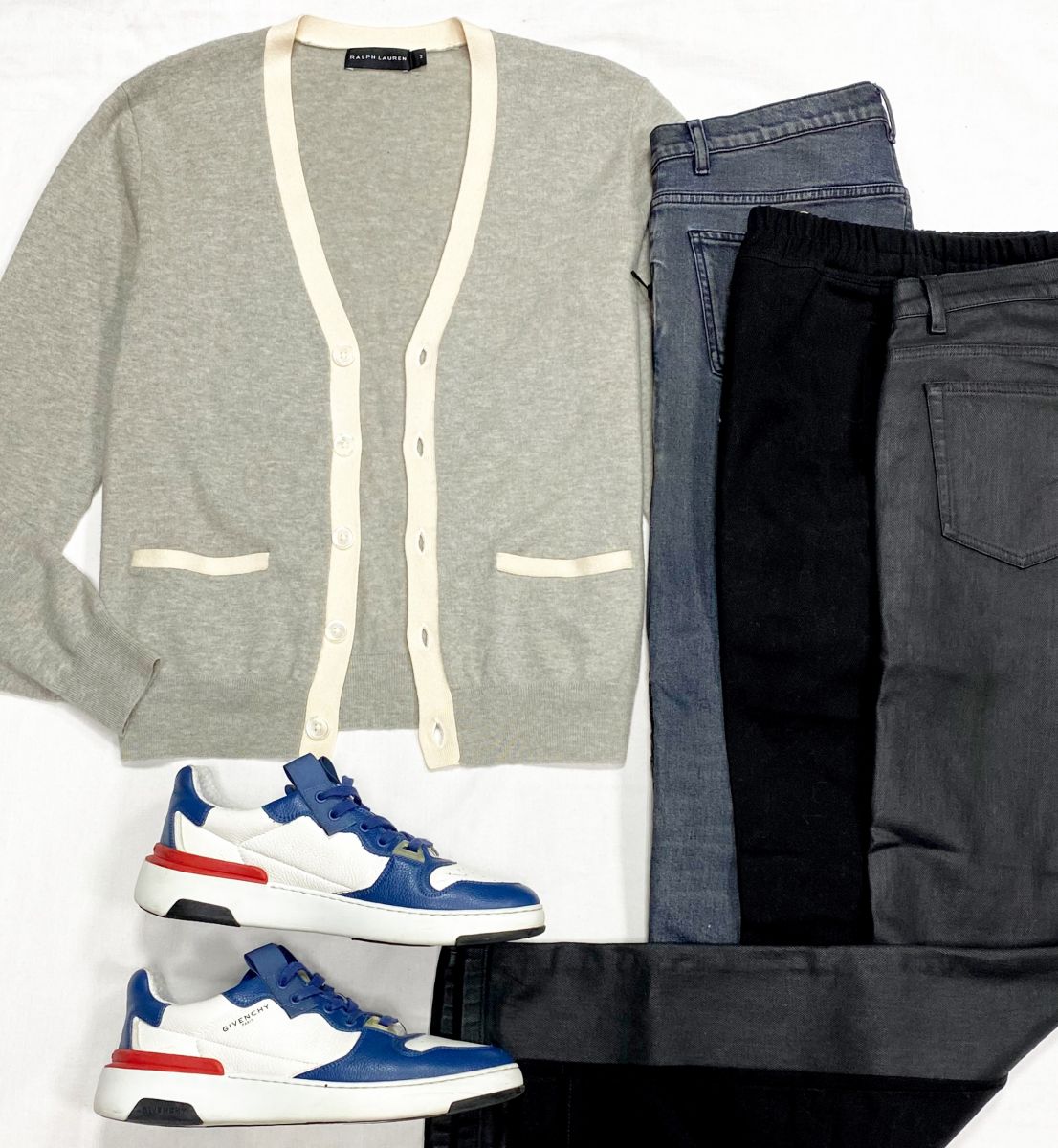 #mechtamen Кардиган Ralph Lauren размер M цена 15 655 руб
Джинсы Belstaff/Rick Owens размер 32/33/46 цена от 10 959 руб до 15 655 руб
Кроссовки Givenchy размер 42 цена 15 655 руб