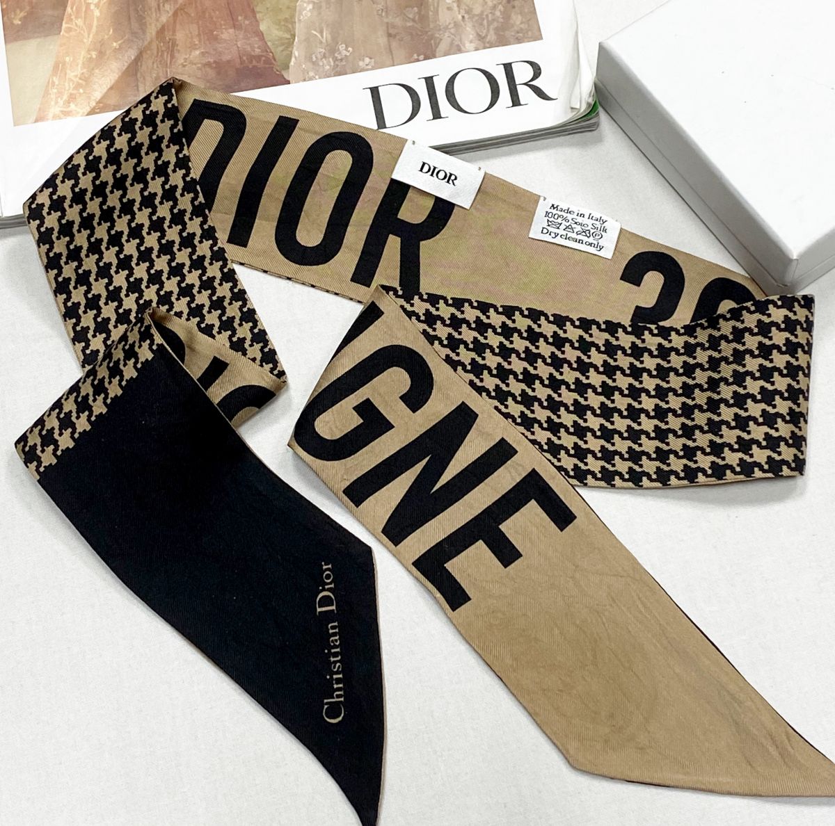 Твилли Christian Dior цена 12 524 руб