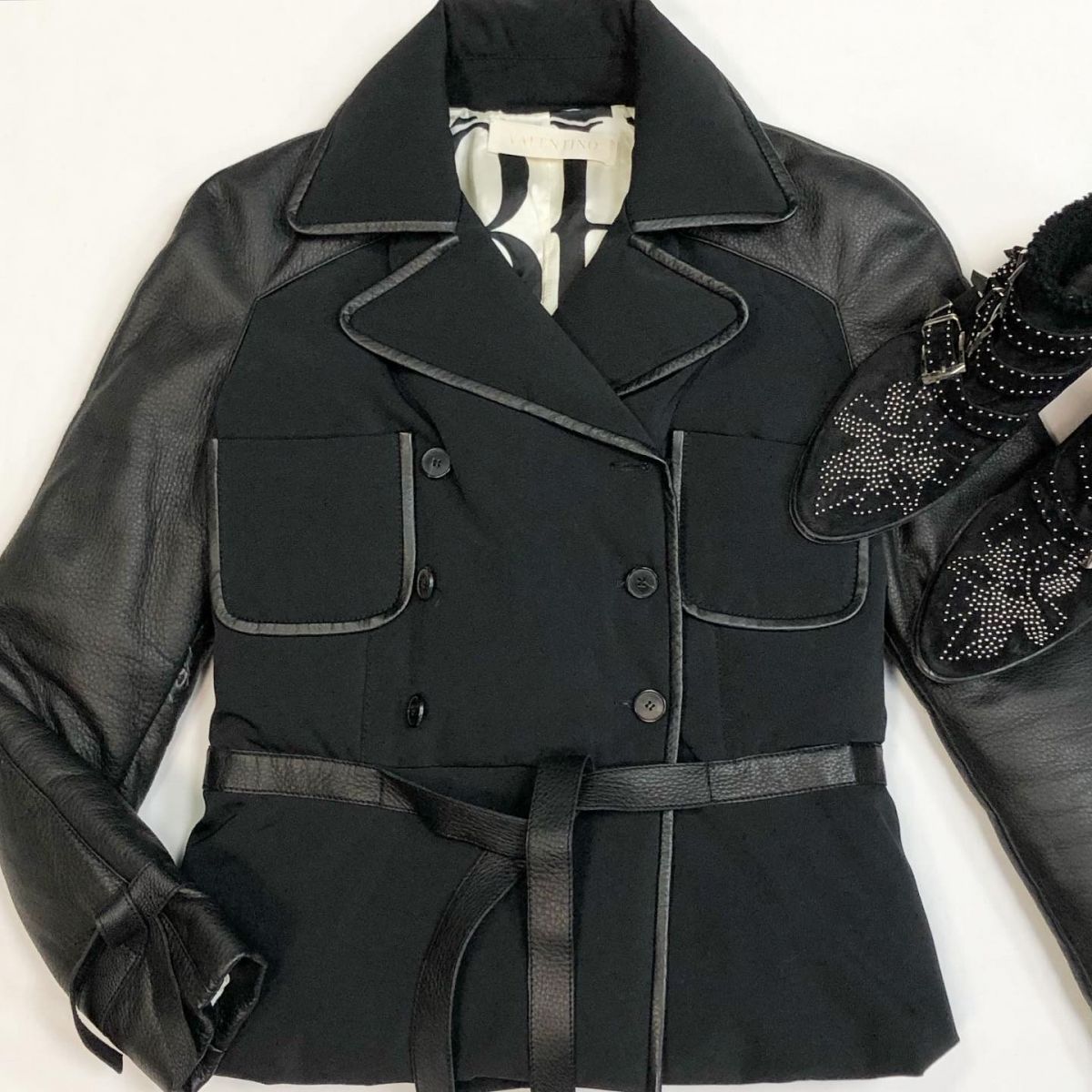 Куртка /отделка кожа/ Valentino размер 8 цена 30 770 руб Ботинки Chloe размер 40.5 цена 23 078 руб