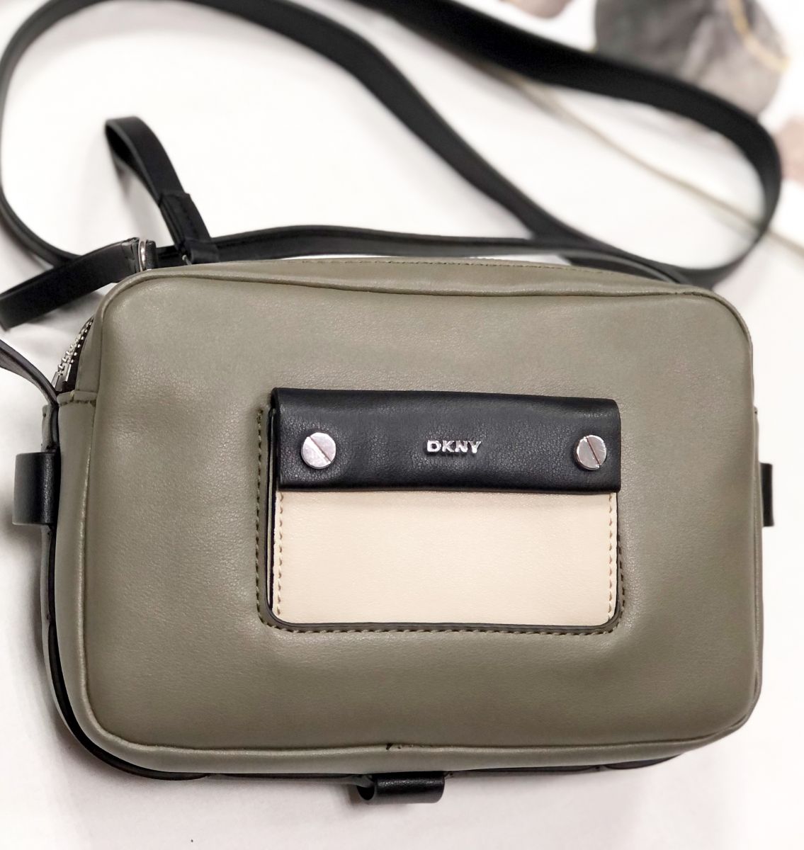 Сумочка Dkny размер 20/13 цена 10 959 руб

