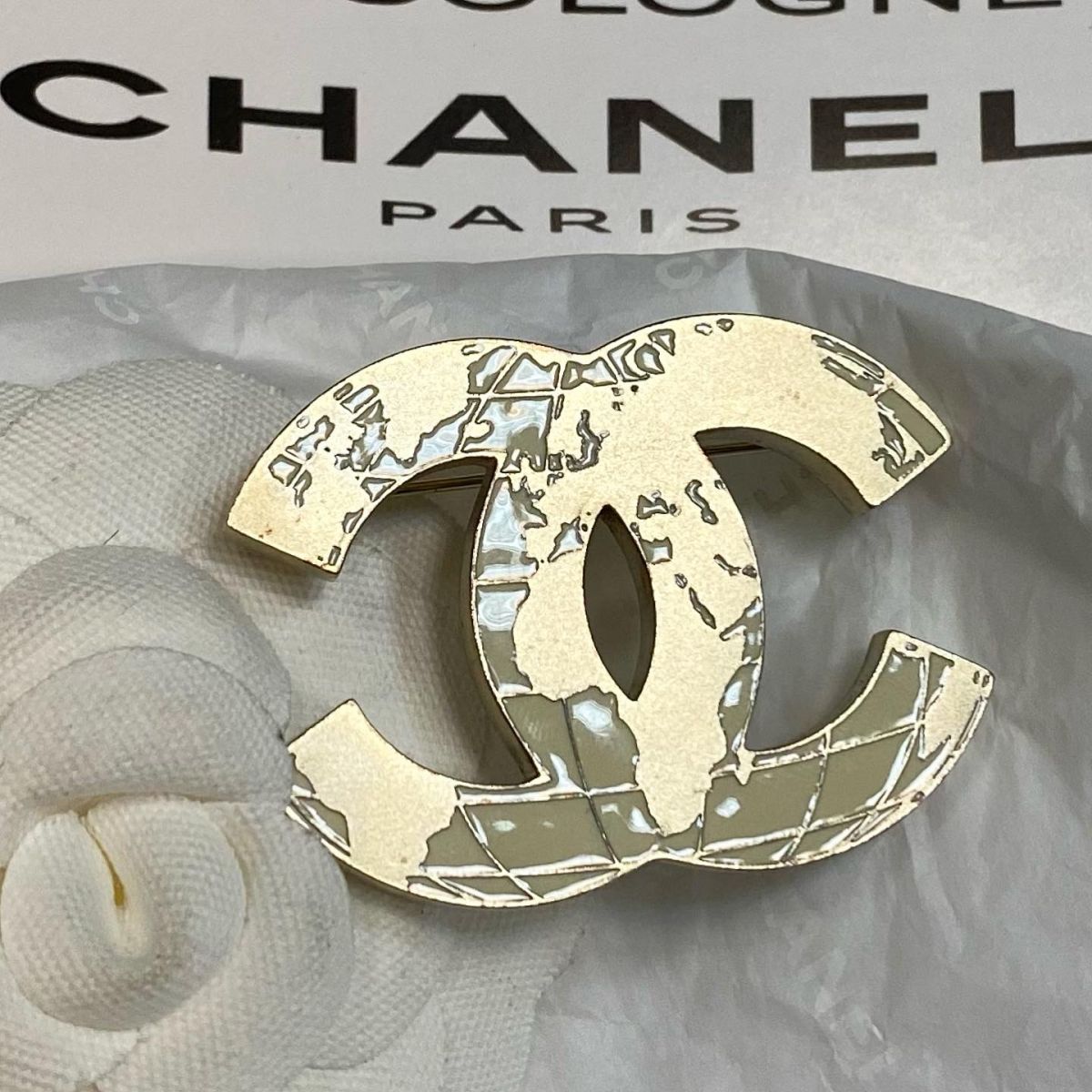 Брошка Chanel цена 38 463 руб 