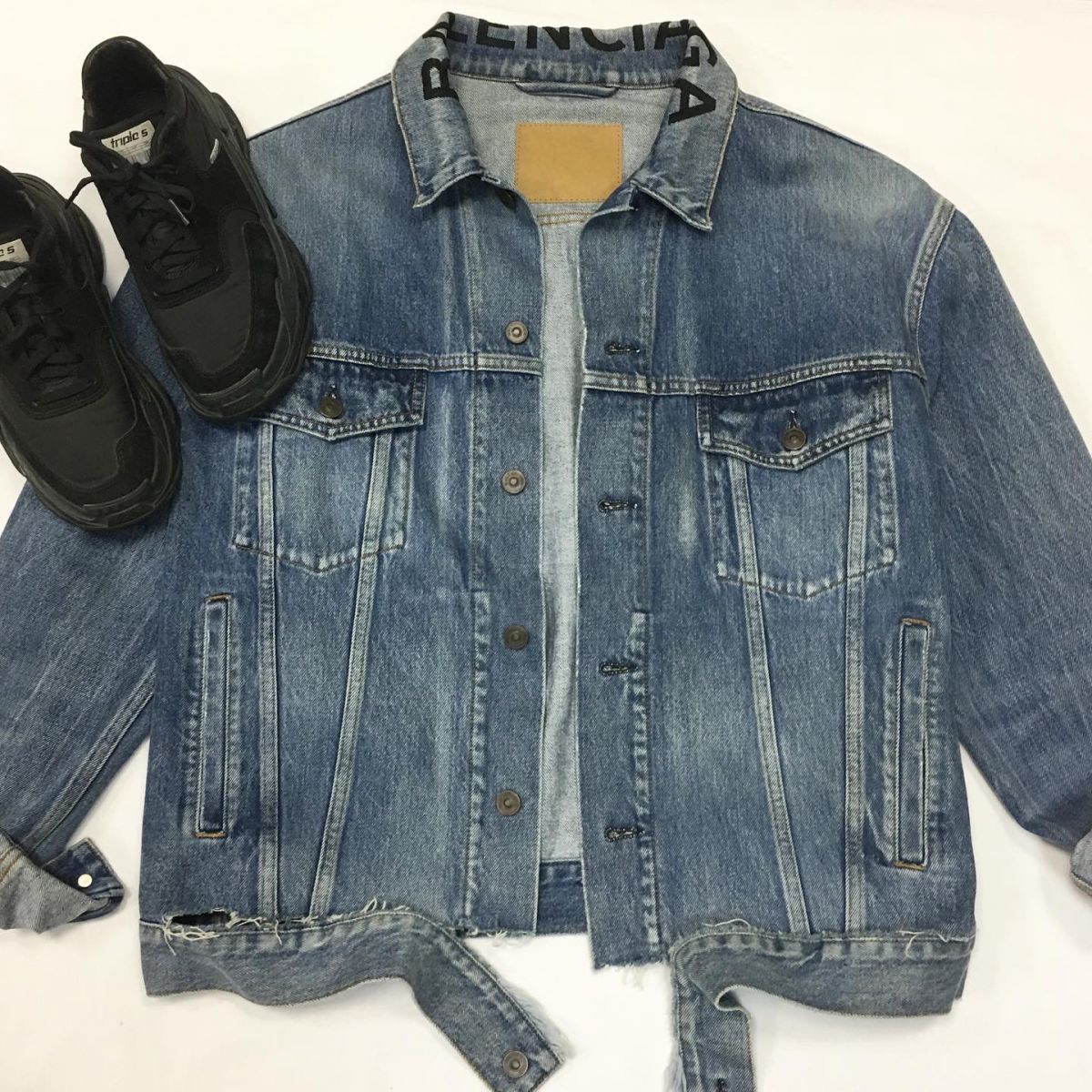 Куртка джинсовая Balenciaga размер 38 цена 38 463 руб