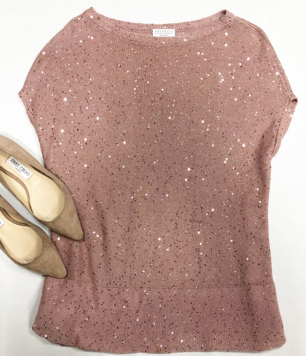Кофта/пайетки/ размер S цена 23 483 руб
Балетки Jimmy Choo размер 37.5 цена 12 524 руб