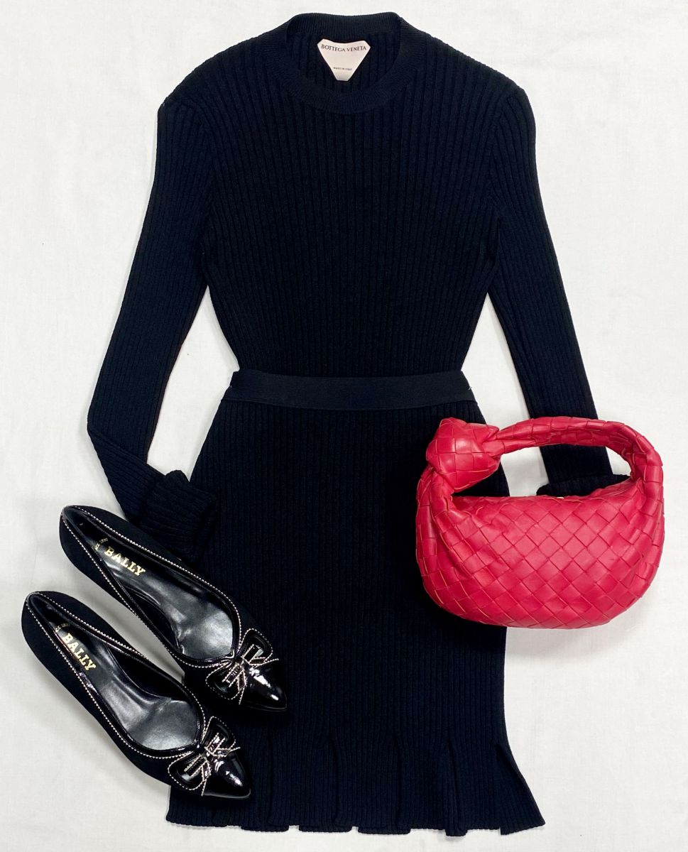 Костюм Bottega Veneta размер 40 цена 39 138 руб
Туфли Bally размер 39 цена 15 655 руб
Сумка Bottega Veneta 