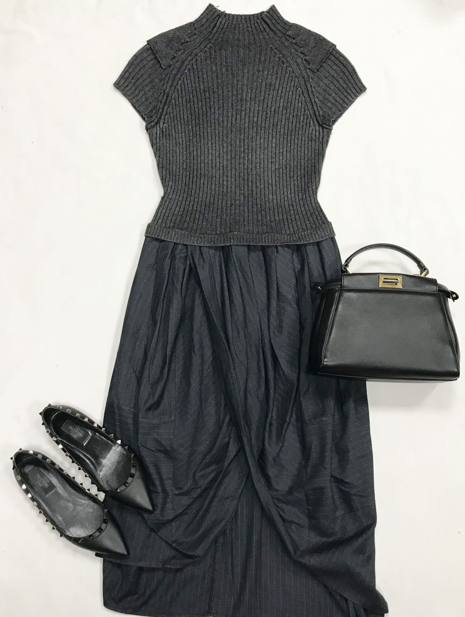 Платье Lanvin размер 42 цена 23 483 руб
Балетки Valentino размер 36 цена 15 655 руб
Сумка Fendi