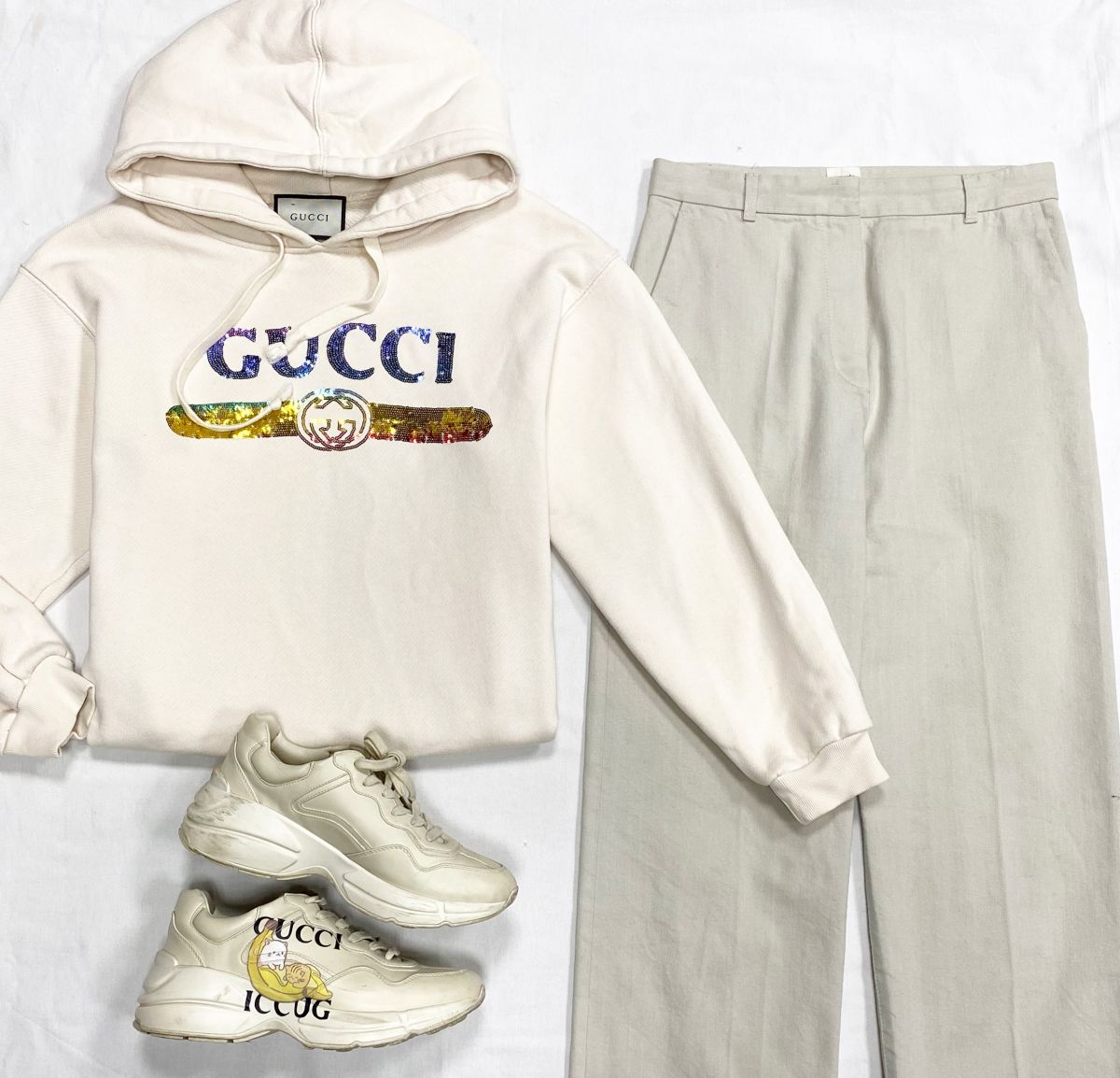 Толстовка/пайетки/ Gucci размер 43 цена 23 483 руб
Джинсы Hermes размер 38 цена 23 483 руб
Кроссовки Gucci размер 39 цена 31 310 руб