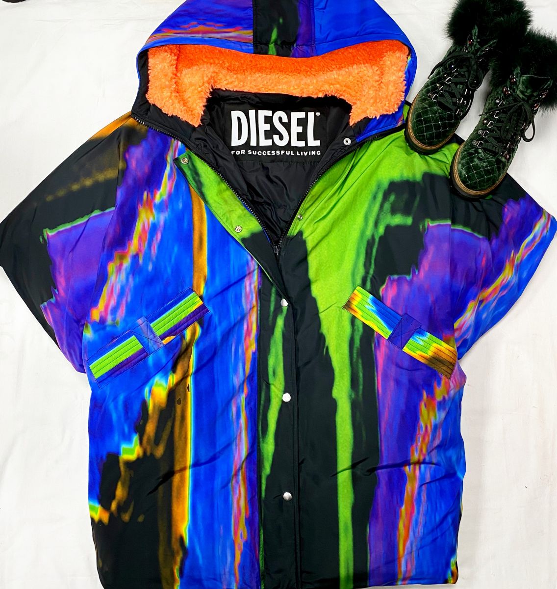 Пуховик / двухсторонний / Diesel размер uni цена 69 232 руб