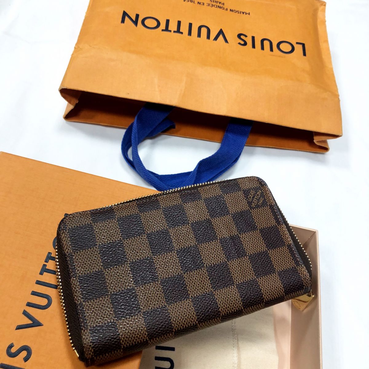 Кошелек LOUIS VUITTON цена 15 655 руб