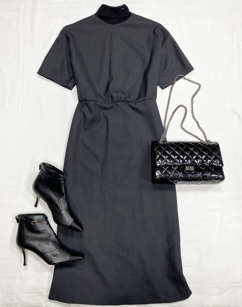 Платье Prada размер 42 цена 62 620 руб
Ботильоны Chanel размер 40 цена 156 550 руб
Сумка Chanel