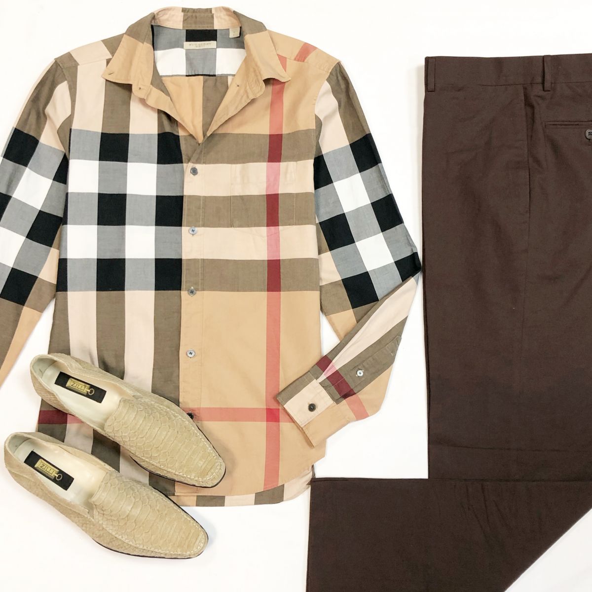 #mechtamen Рубашка Burberry размер S цена 7 693 руб
Брюки Hermes размер 50 цена 10 770 руб 
Туфли Zilli размер 41.5 цена 4 616 руб