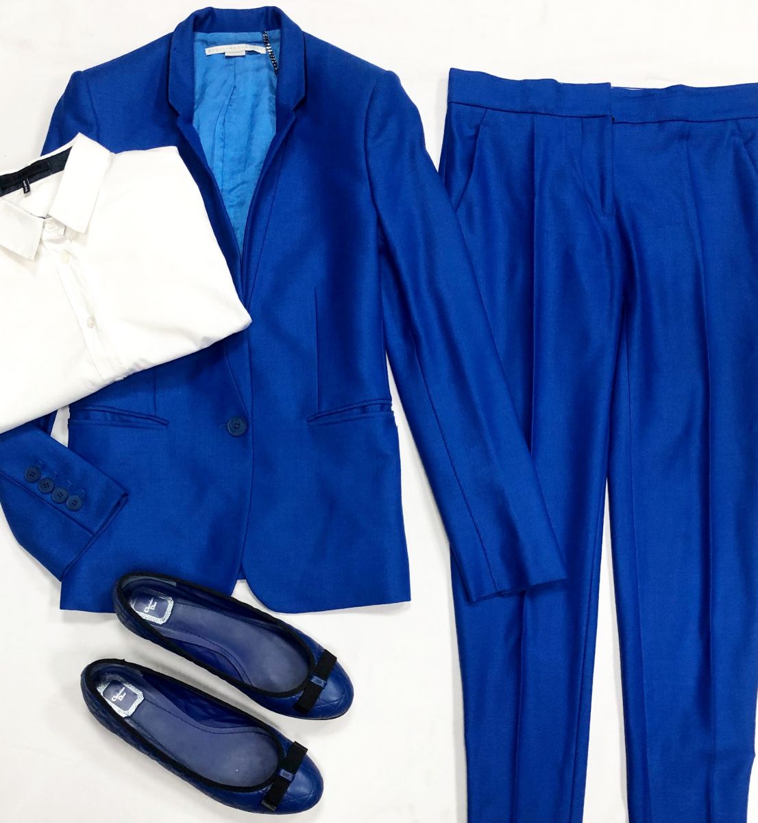 Костюм Stella McCartney размер 38 цена 23 483 руб
Рубашка Jil Sander размер 36 цена 15 655 руб
Балетки Christian Dior размер 41.5 цена 15 655 руб