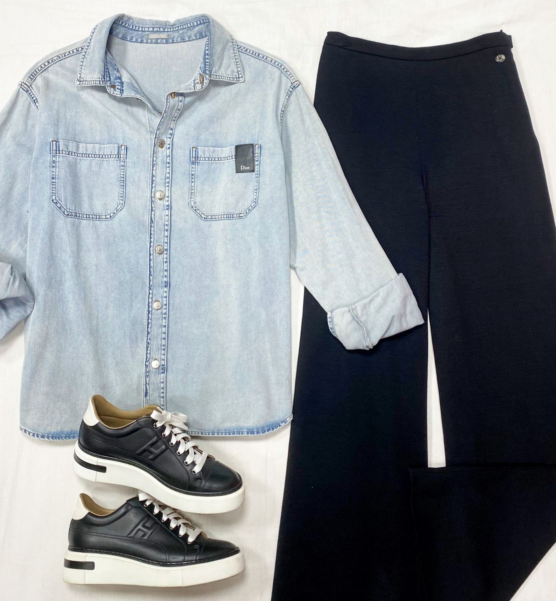 Рубашка Dior размер 40 цена 31 310 руб 
Брюки Chanel размер 38 цена 46 965 руб 
Кеды Hermès размер 39 цена 78 275 руб 