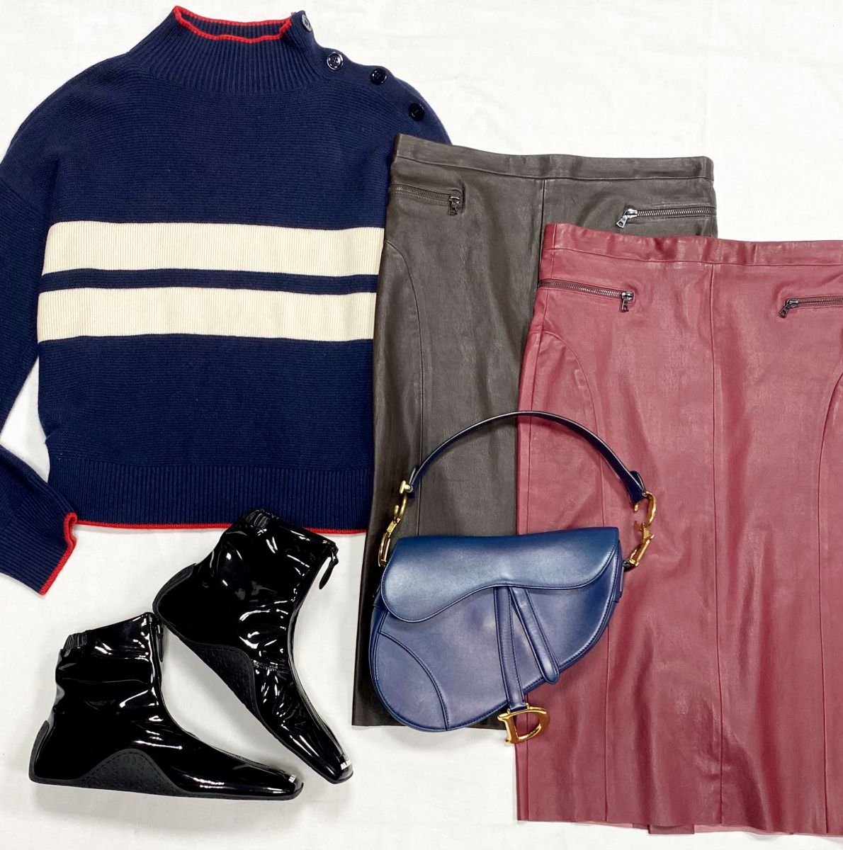 Кофта размер S цена 23 483 руб
Юбки /кожа/ Drome размер M цена по 15 655 руб
Ботинки Alaïa размер 40 цена 117 413 руб
Сумка Christian Dior 