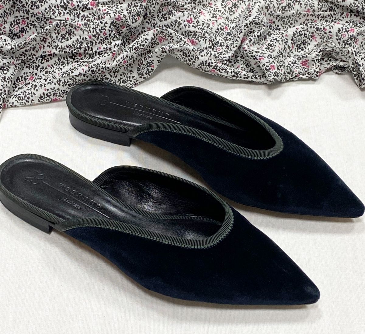 Мюли Weekend/ Max Mara размер 37 цена 7 828 руб
Мюли Pretty Ballerinas размер 37 цена 7 828 руб
Мюли / пайетки/ бисер/ размер 37 цена 4 697 руб