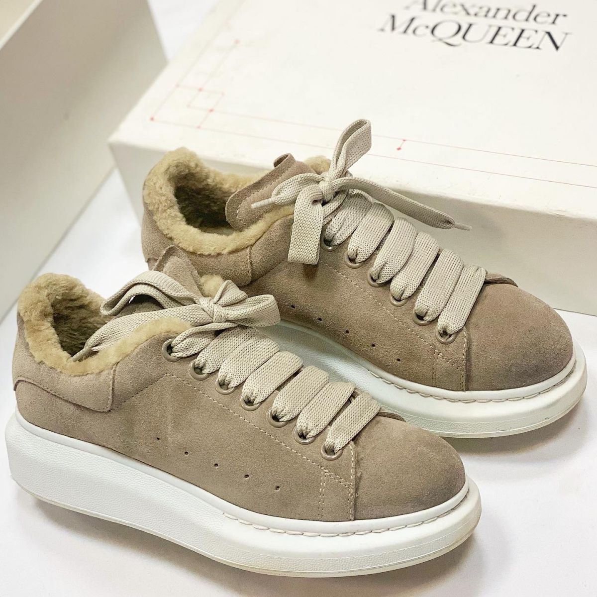 Alexander McQueen 38 15 385