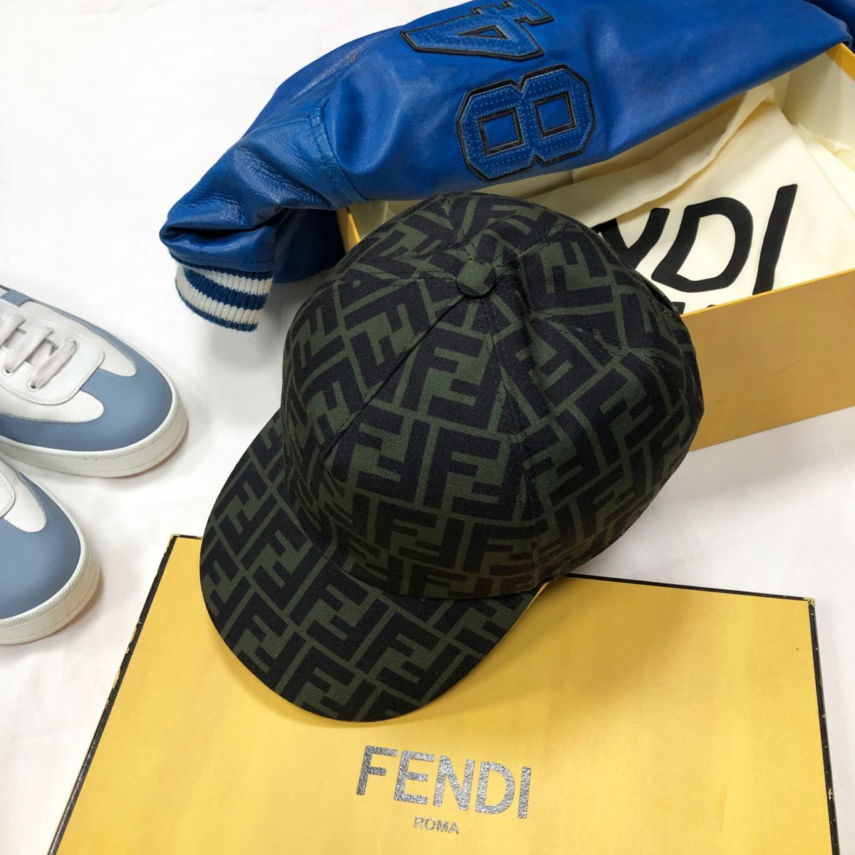 #Mechtamen
Кепка FENDI цена 15 655 руб /новая/