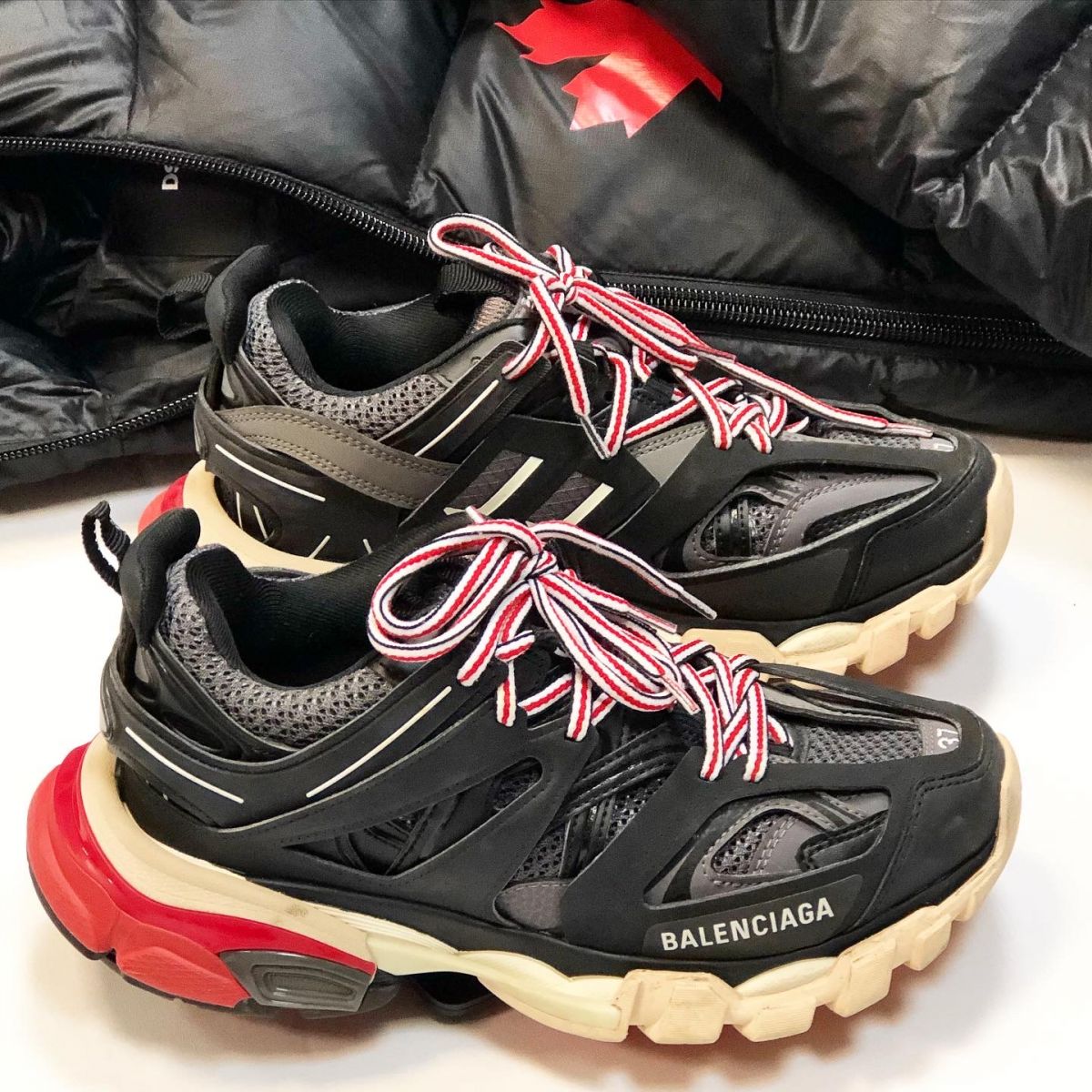 Кроссовки Balenciaga  размер 37 цена 15 385 руб 