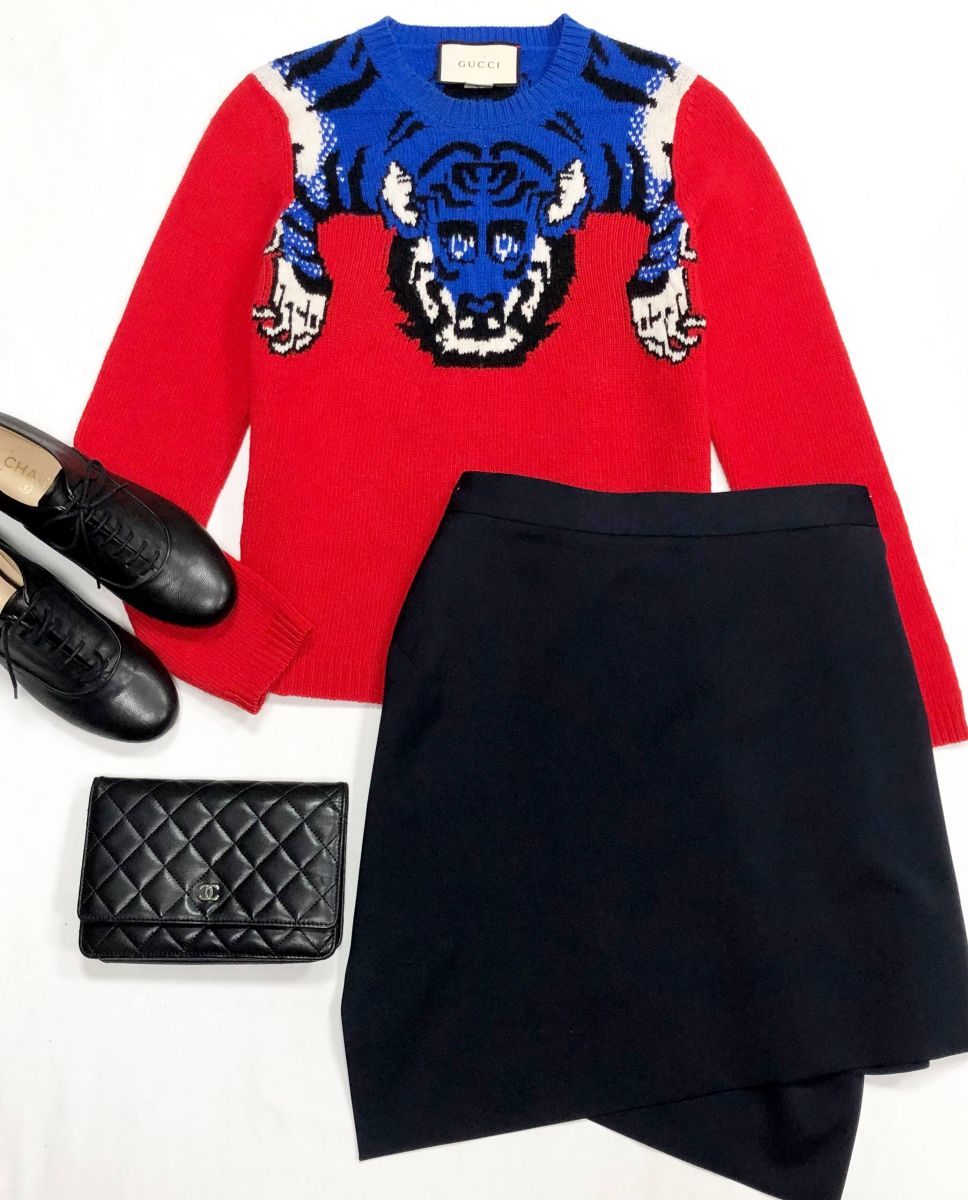 Кофта Gucci размер S цена 23 483 руб
Юбка Vivien Westwood размер 48 цена 23 483 руб
Ботинки Chanel размер 39 цена 39 138 руб
Сумка Chanel