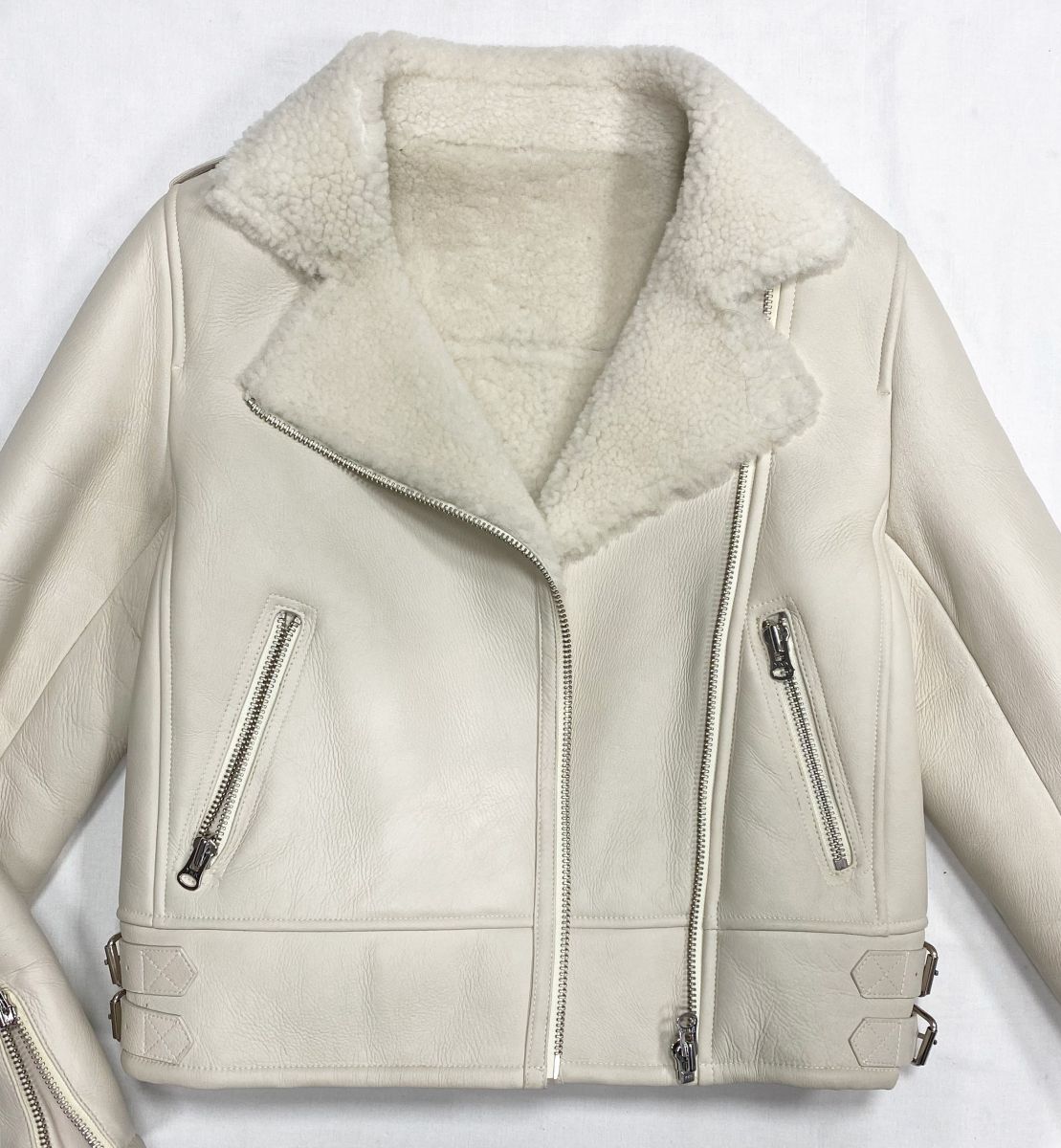 Дубленка Yves Salomon размер 38 цена 62 620 рубБотинки Burberry размер 40 цена 15 655 руб