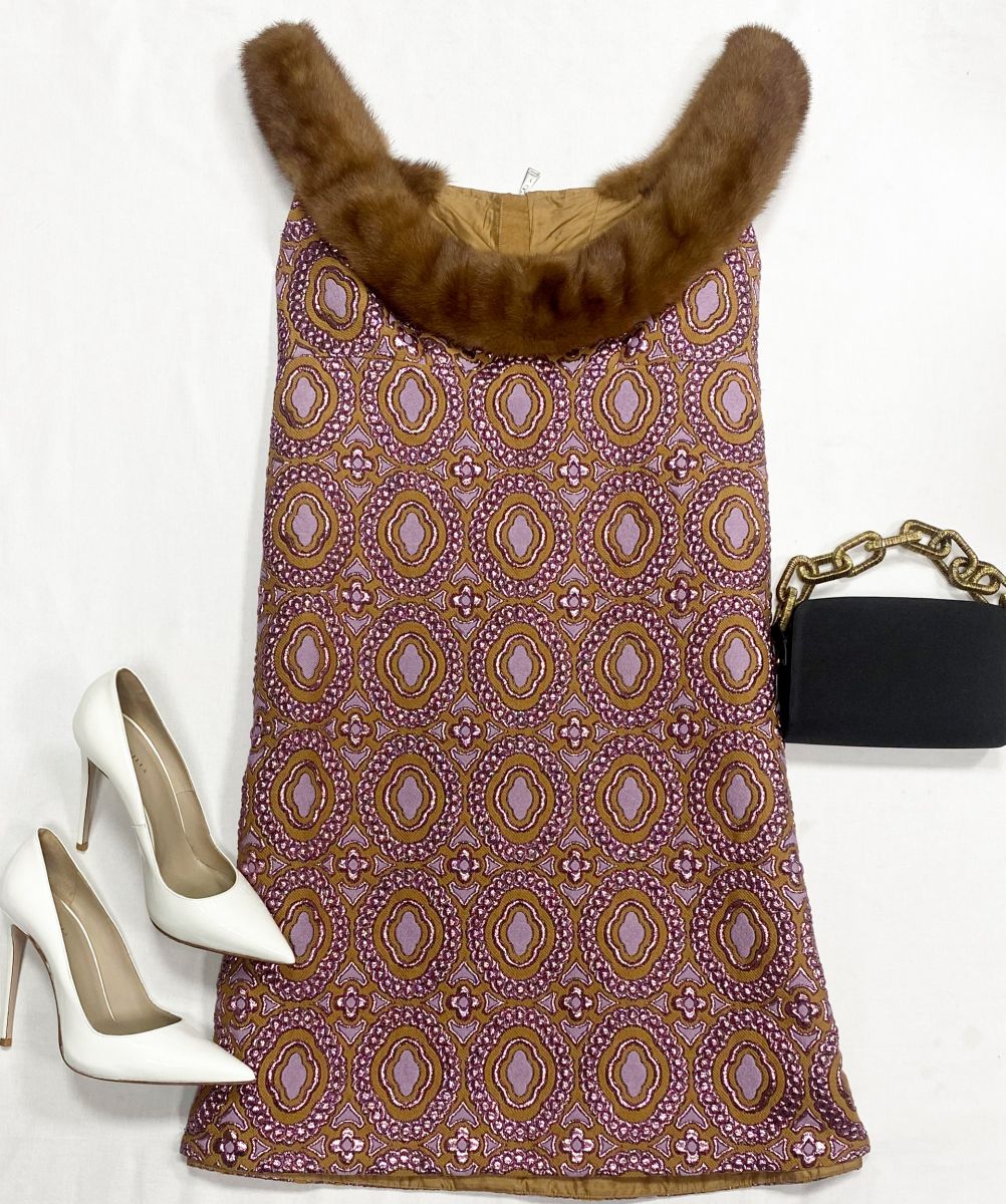 Платье/ мех/ Louis Vuitton размер 42 цена 39 138 руб
Туфли Lesilla размер 37 цена 23 483 руб
Сумочка 