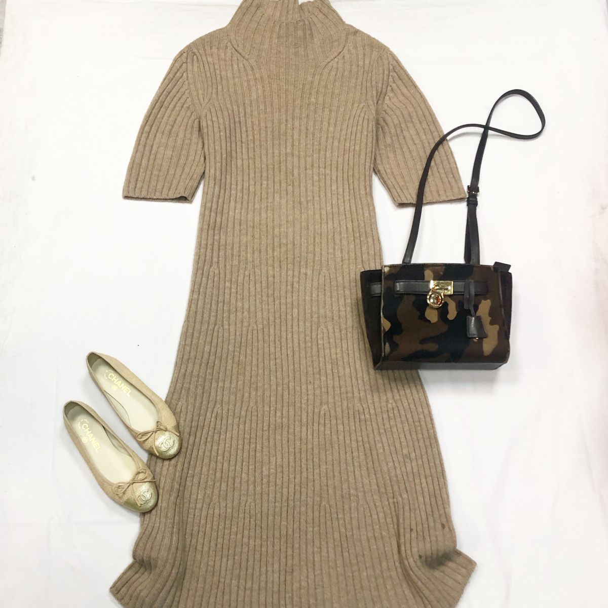 Платье Chloe размер М цена 10 770 руб Балетки Chanel размер 35 цена 23 078 руб Сумочка Michael Kors