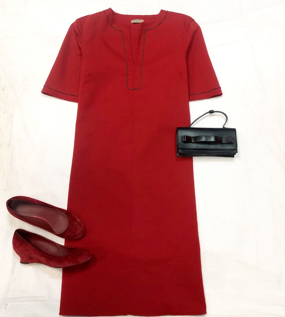 Платье BOTTEGA VENETA размер 44 цена 15 385 руб 
Сумочка Red Valentino