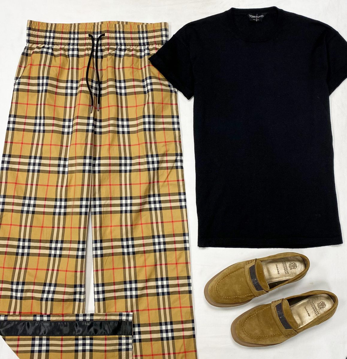Кофта / кашемир / шелк / Tom Ford размер XS цена 15 655 руб 
Брюки Burberry размер 38 цена 10 959 руб 
Лоферы Brunello Cucinelli размер 37 цена 31 310 руб