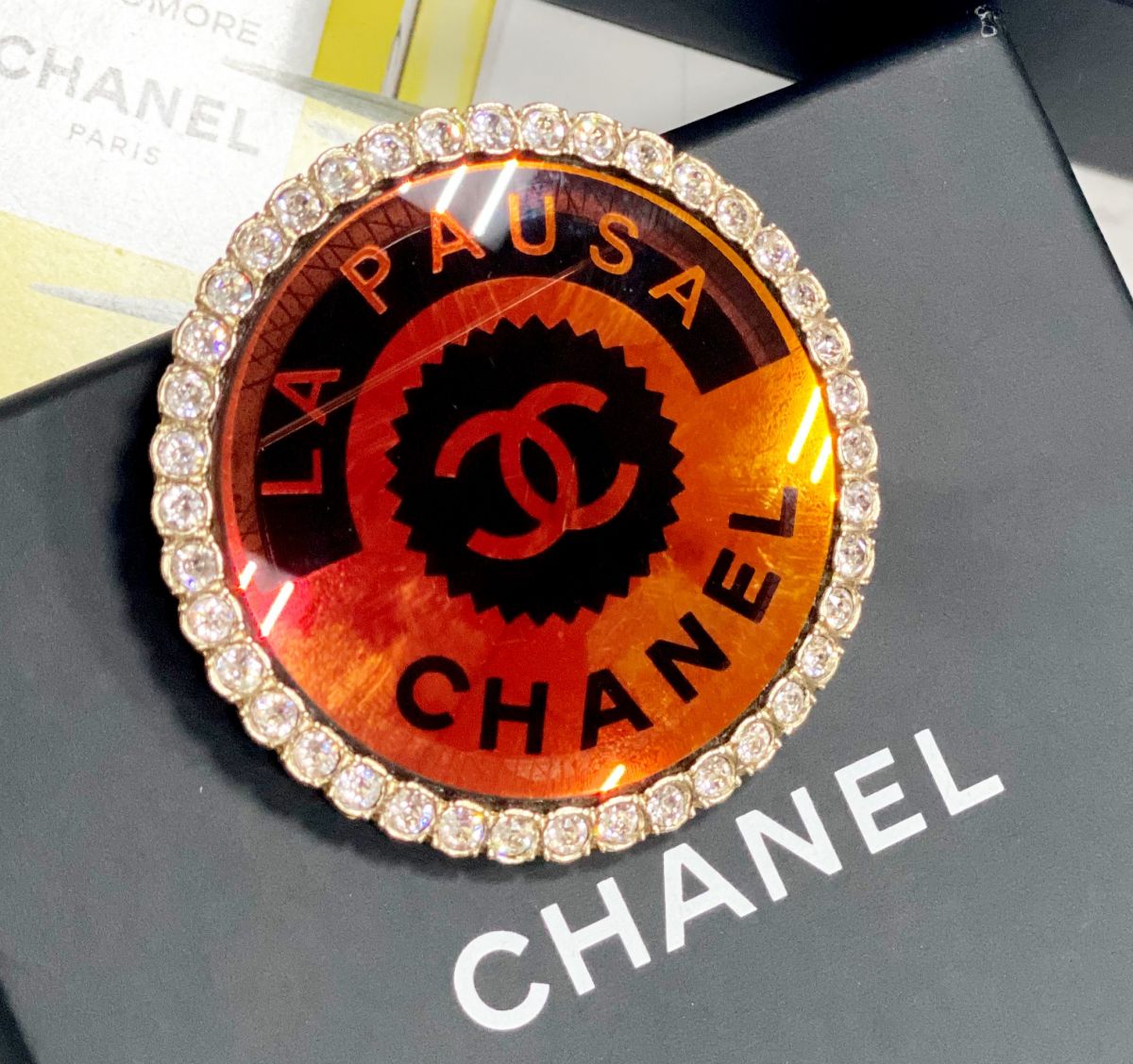 Брошка Chanel цена 62 620