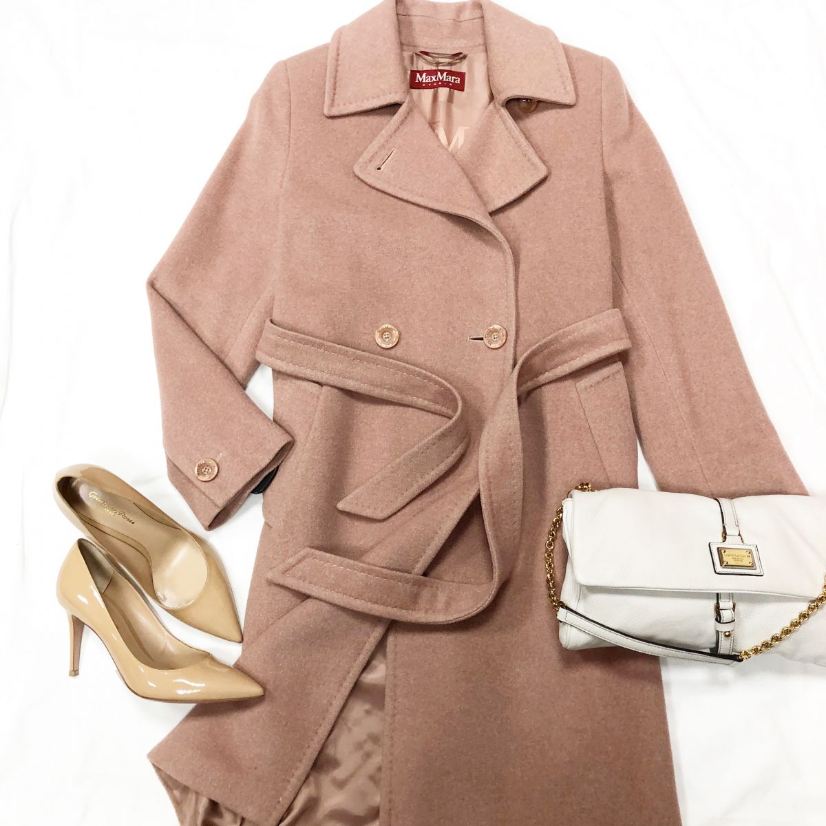 Пальто Max Mara размер 40/42 цена 21 539 руб 
Туфли GIANVITO ROSSI размер 39 цена 15 385 руб 
Сумка D&amp;G