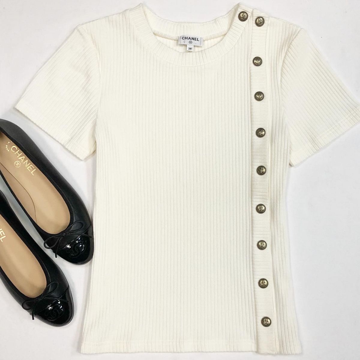 Кофта CHANEL  размер 38 цена 38 463 рубБалетки CHANEL размер 39 цена 23 078 руб
