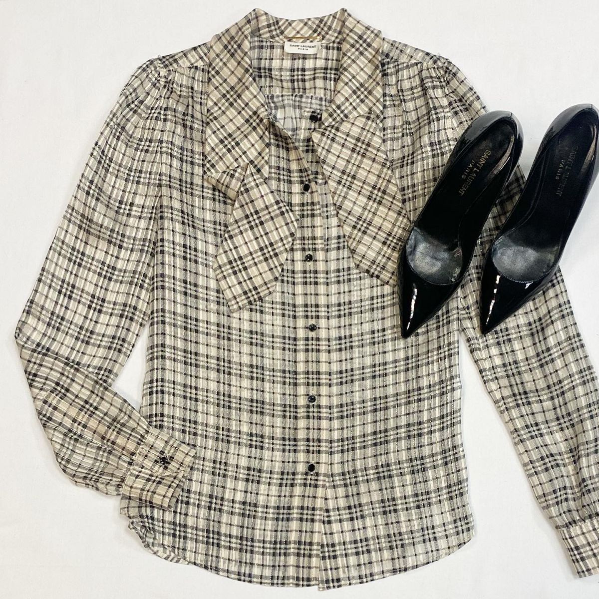 Блузка/люрекс/ Saint Laurent размер 34 цена 15 385 рубТуфли Saint Laurent размер 37.5 цена 9 231 руб