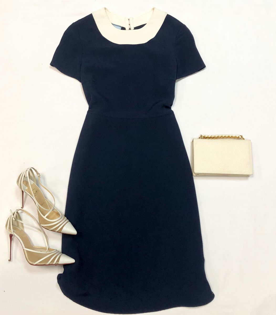 Платье Prada размер 44 цена 15 385 руб
Туфли LOUBOUTIN размер 38.5 цена 15 385 руб
Клатч Stella McCartney