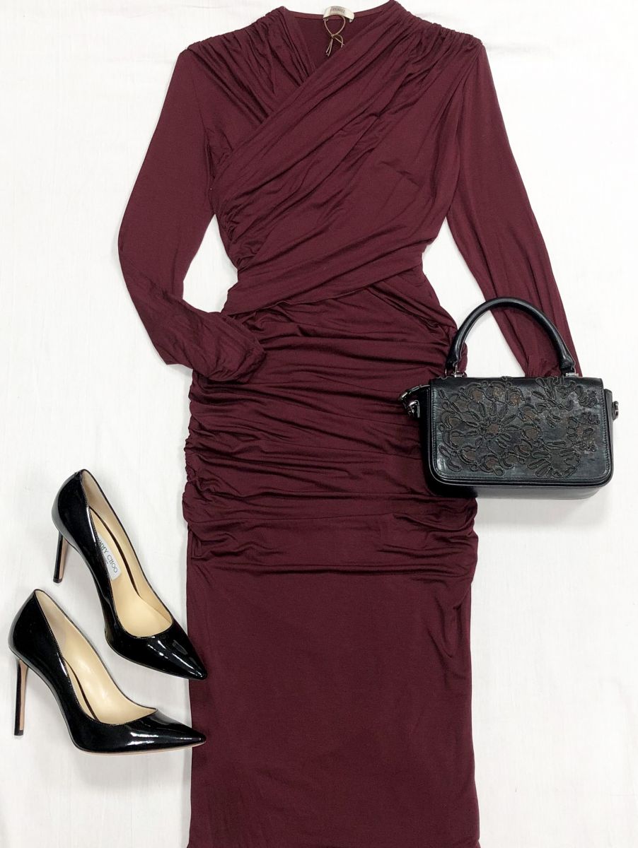 Платье 12 Storeez размер S цена 6 262 руб/ с биркой/
Туфли Jimmy Choo размер 39.5 цена 15 655 руб
Сумка Brunello Cucinelli