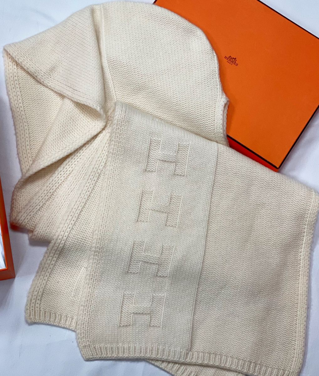 Капр / кашемир / Hermès цена 38 463 руб 