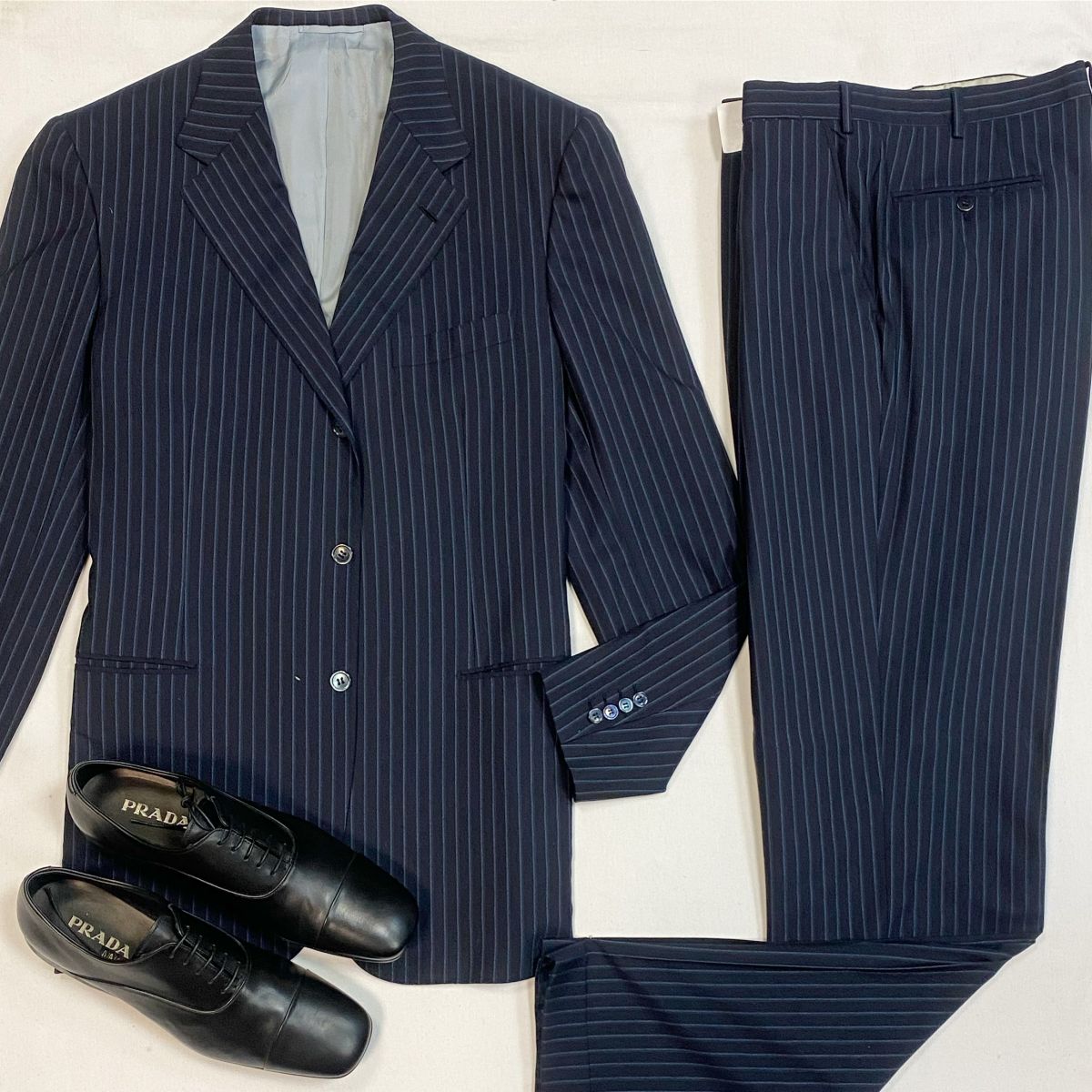 #mechtamen Костюм Brioni размер 52 цена 15 385 рубБотинки Prada размер 43.5 цена 23 078 руб