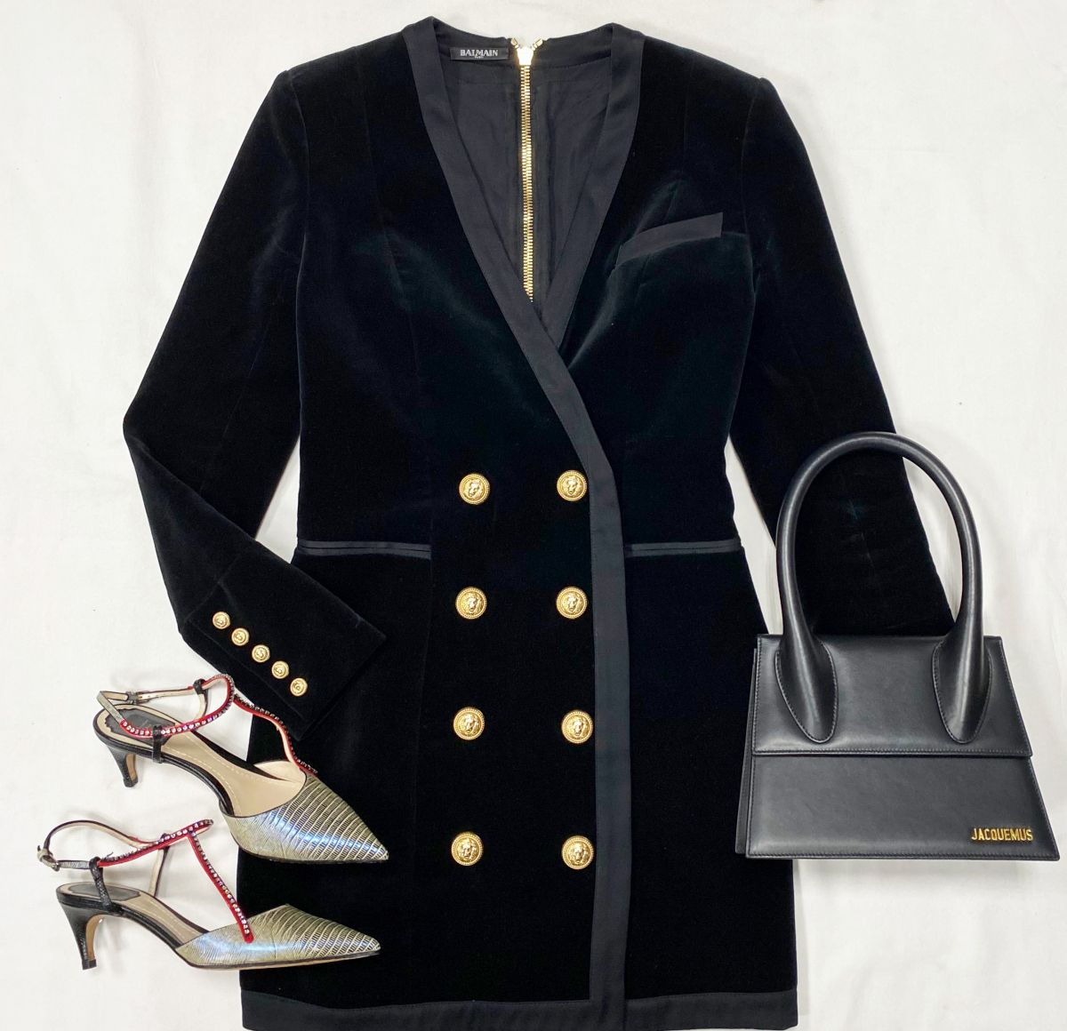 Платье Balmain размер 40 цена 23 483 руб 
Босоножки Christian Dior размер 39 цена 34 441 руб 
Сумка Jacquemus