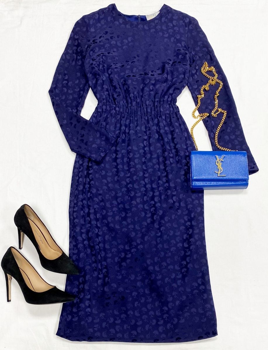 Платье Ololol размер 38 цена 12 524 руб
Туфли Salvatore Ferragamo размер 37 цена 15 655 руб
Сумочка Saint Laurent 